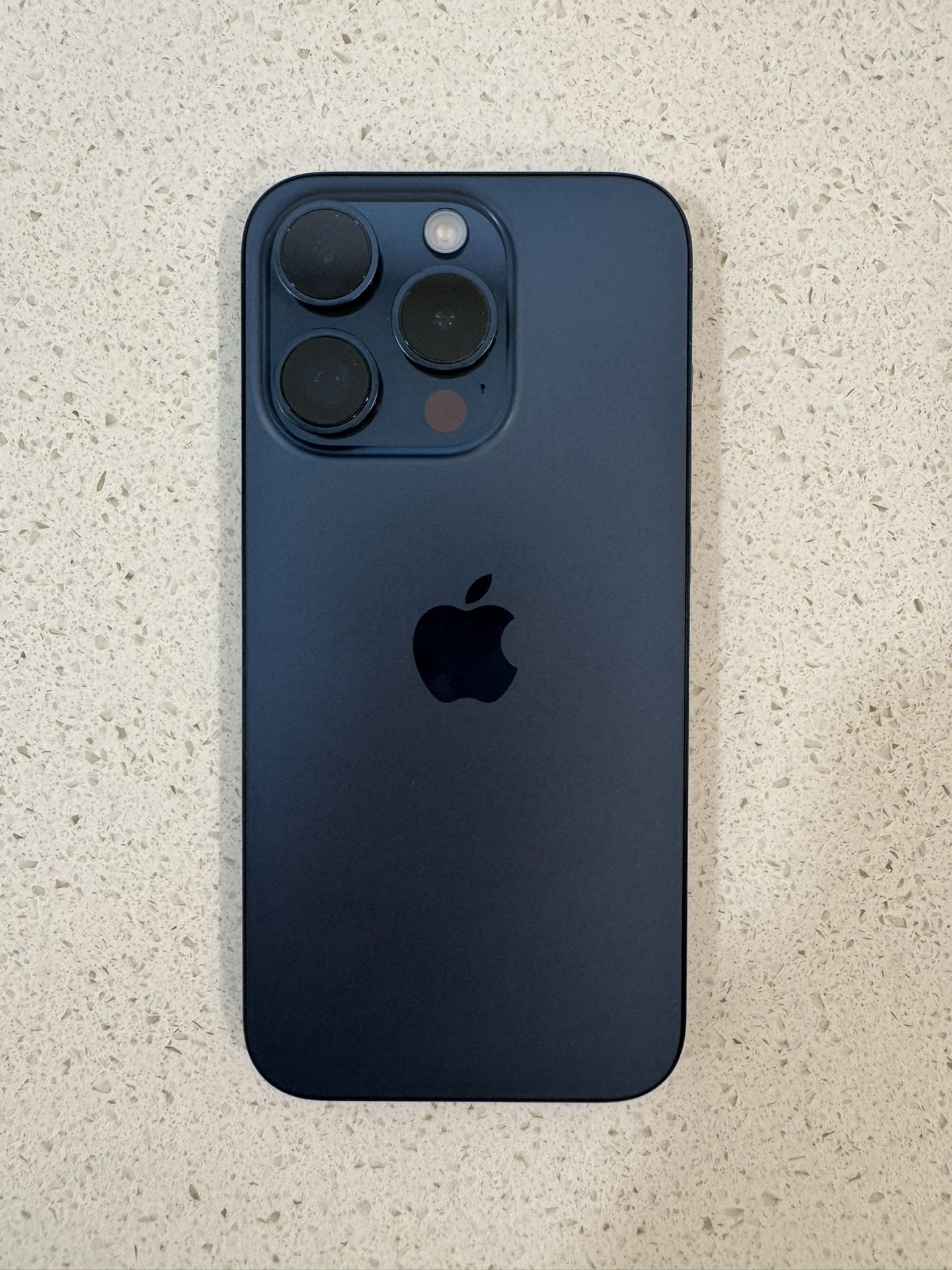 Brand NEW iPhone 15 Pro carrier UNLOCKED