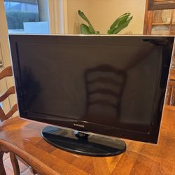 Samsung 32 Inch LED Tv
