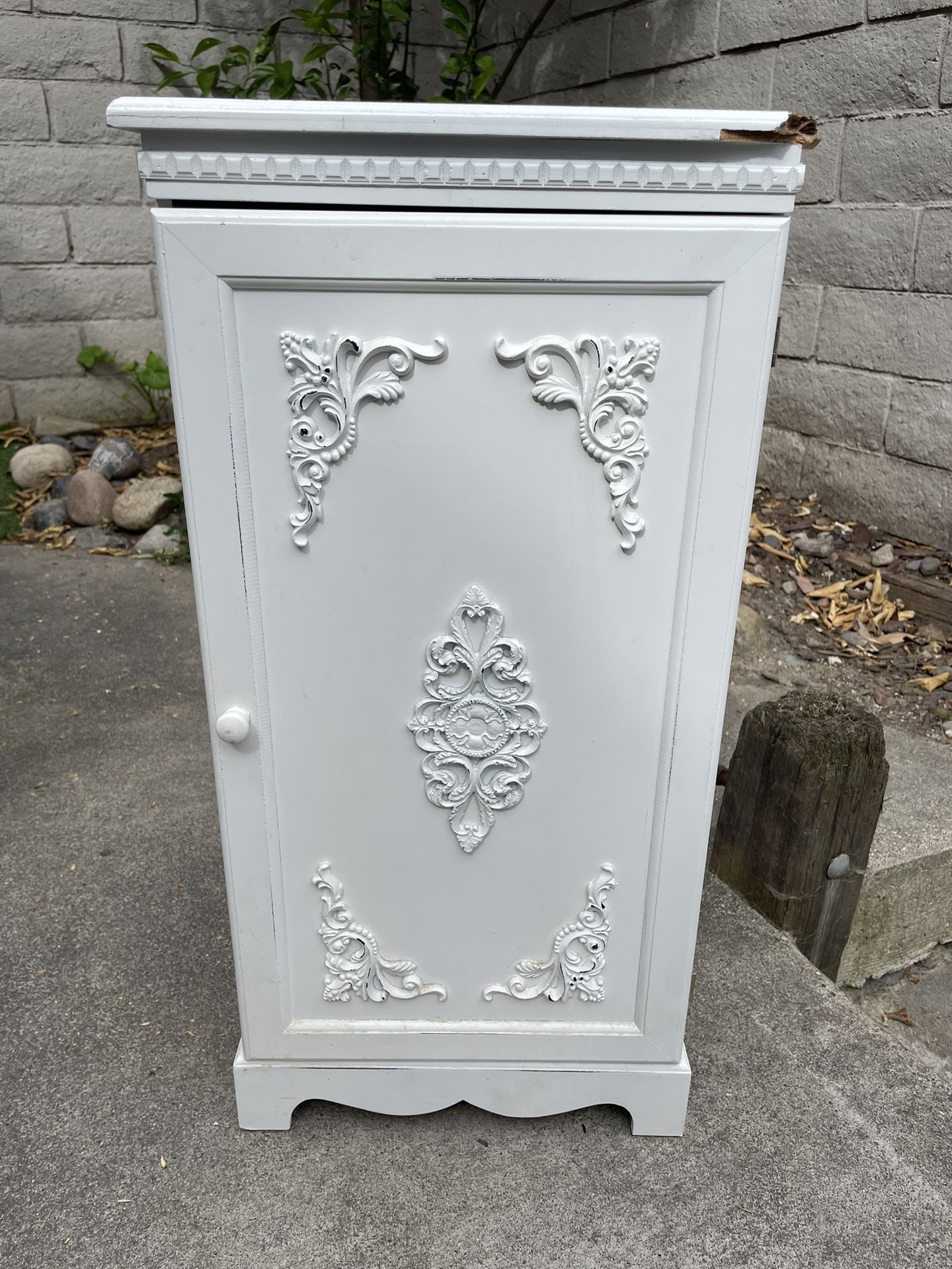 Decorative White Cabinet