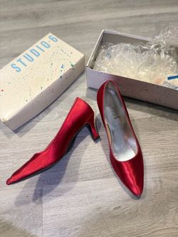 Studio 6 Red Satin Pumps Size 8 Made in USA Pointed Toe Heels