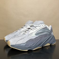 YEEZY 700 Tephra V2 SIZE 9M