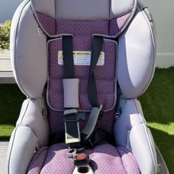 Selling Britax car seat.