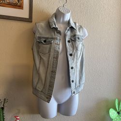 Women’s Vest Size Medium 
