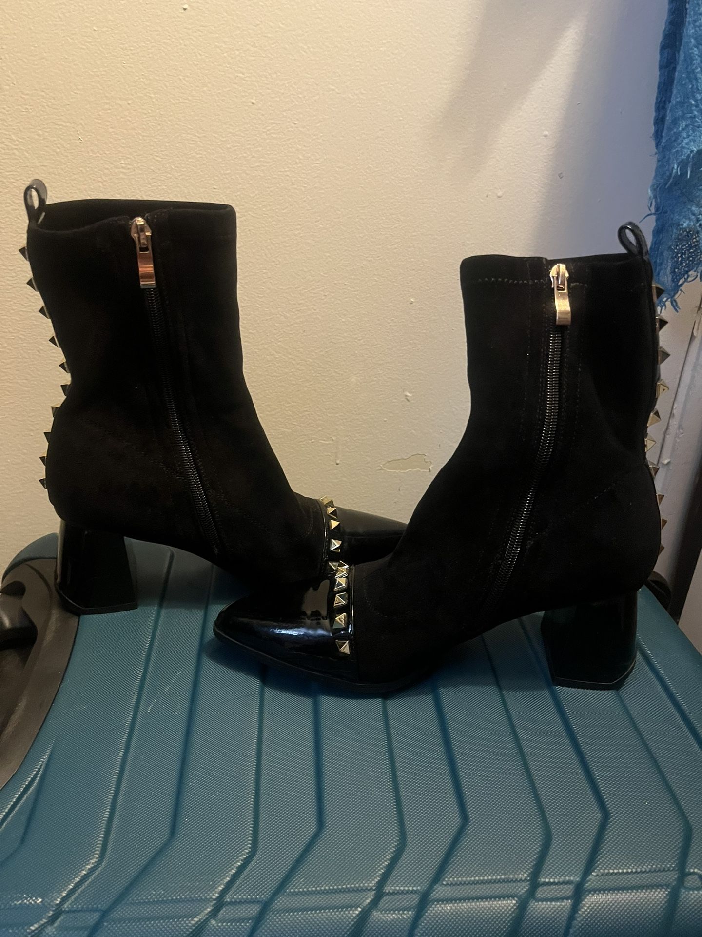 Black Boots With Studs