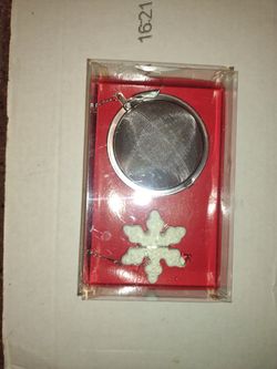 Williams Sonoma Snowflake Spiceball Tea Infuser