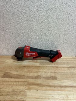 Milwaukee M18 4-1/2” to 5” Braking Grinder Like New (Como Nueva)