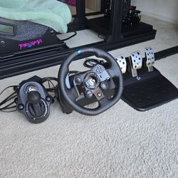 Logitech G923 TRUEFORCE Sim Steering Wheel And Pedals + Shifter