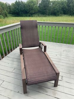 Tropitone Lakeside Table & Woven Chairs