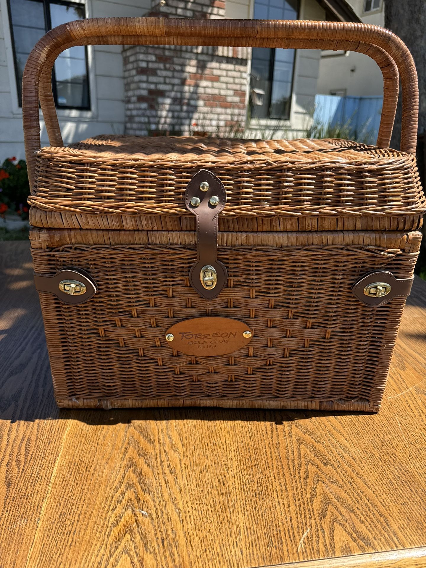 Torreon Golf Club Picnic Basket