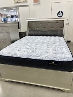 4 Pcs Queen Bedroom Set with Mattress and Box Spring Included!