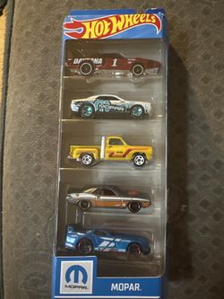 🚨7left‼️‼️Hot Wheels Mopar 5-Pack Diecast Cars