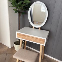 Vanity, Make Up Vanity 