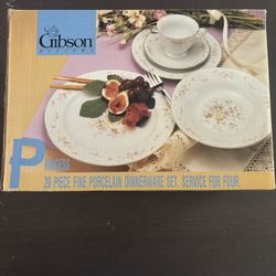 Gibson Princess Set. 20pc For 4 