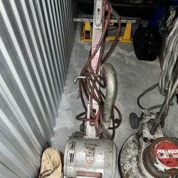 Clarker Belt, Sander And 2 Edge Floor Center Set With Coffee Machine