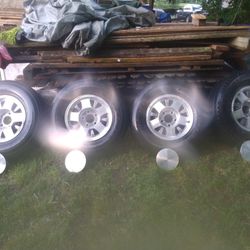 1990 GMC Tires And Rims 5 Lugs 235/75R15