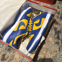 Nike Dunks- UCLA