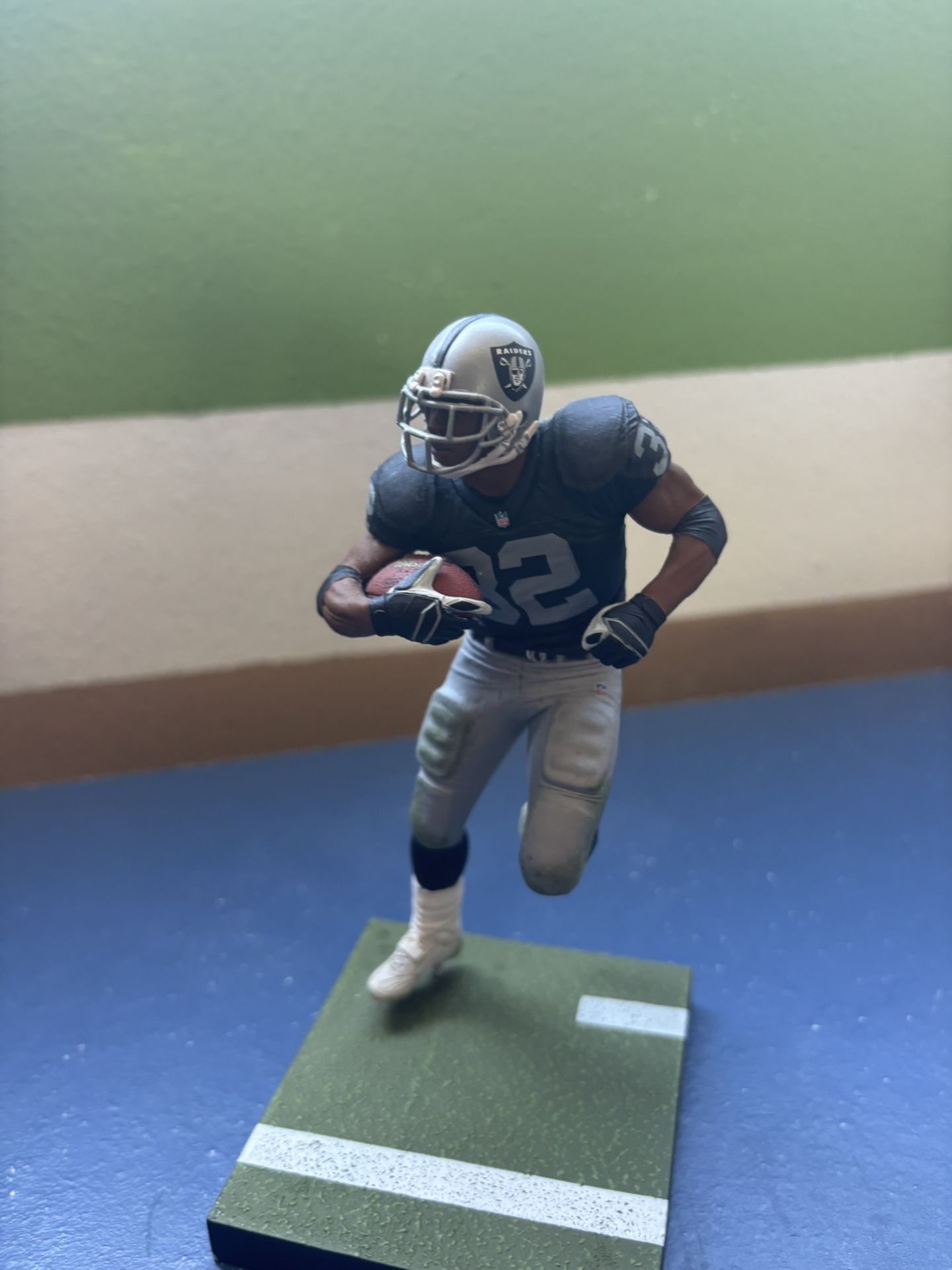 Mcfarlane NFL Marcus Allen Raiders