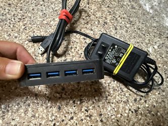 Dynex 4-Port USB 3.0 Desktop Hub with Power Adapter (DX-4P3H)