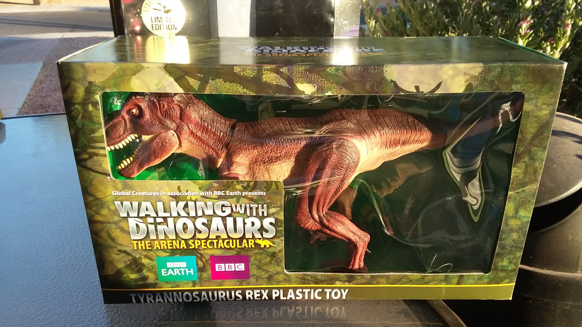 BBC arena spectacular 2012 walking with dinosaurs dinosaur tyrannosaurus rex plastic figure toy mib
