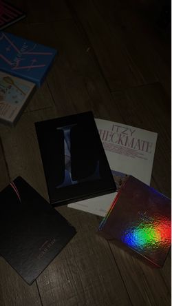 Kpop albums (18 DOLLARS EACH)