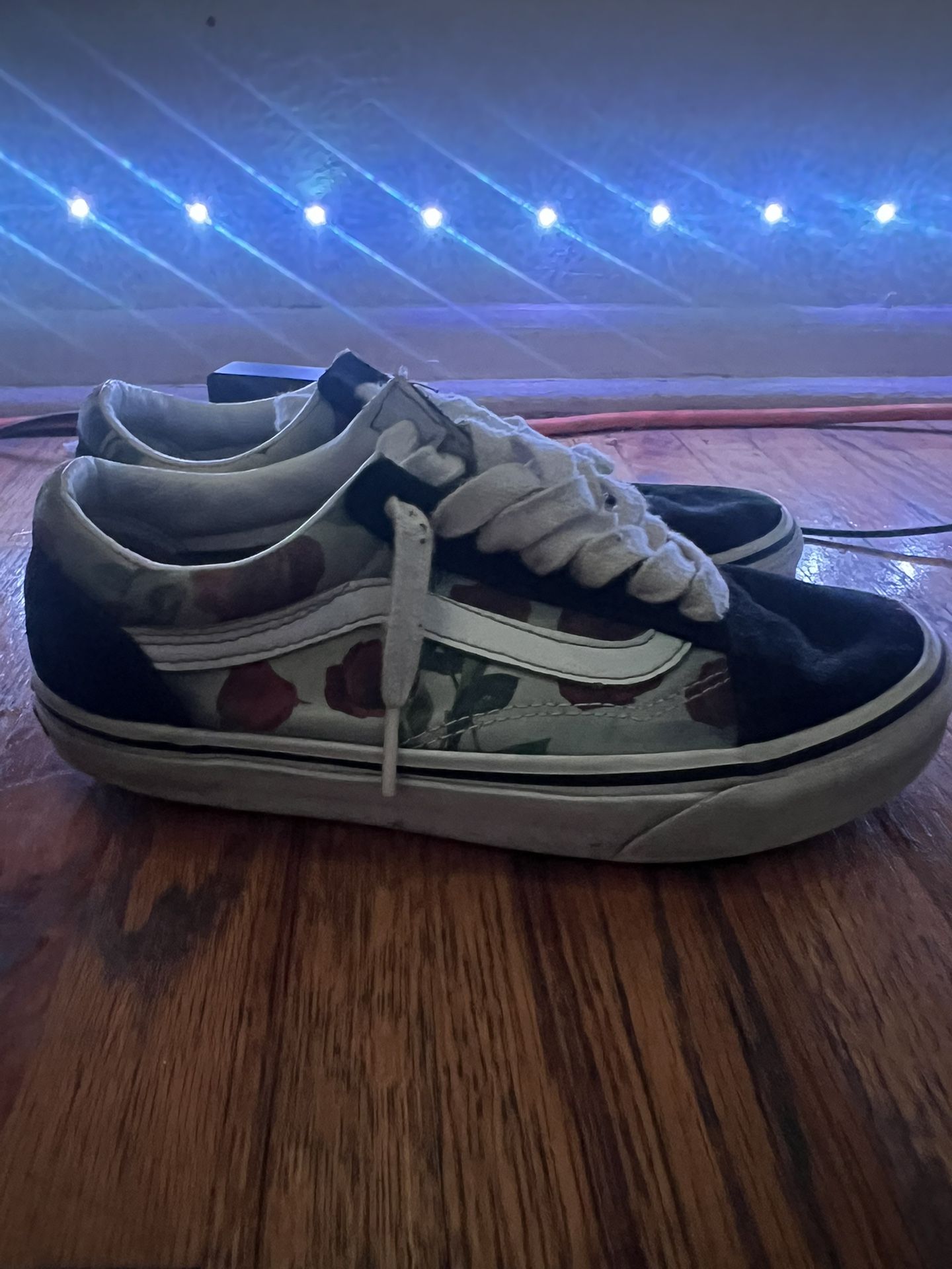 Vans Old Skool Red Roses