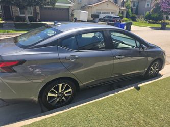2021 Nissan Versa SR