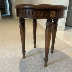 BEAUTIFUL BROWN/GOLD WOOD ROUND TOP END TABLE