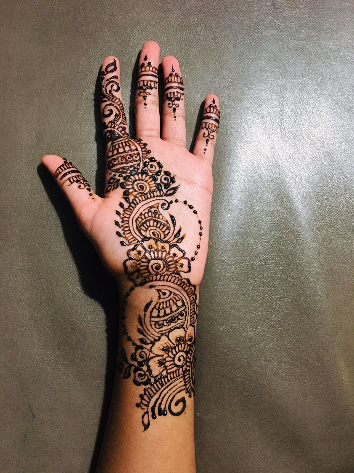 Henna tattoo