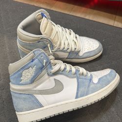 Jordan 1 hyper royal (9.5)