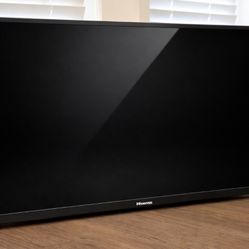 Hinese Television with a free low profile mount