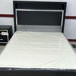 4 Piece Black Bedroom Set With Mirror Accents 