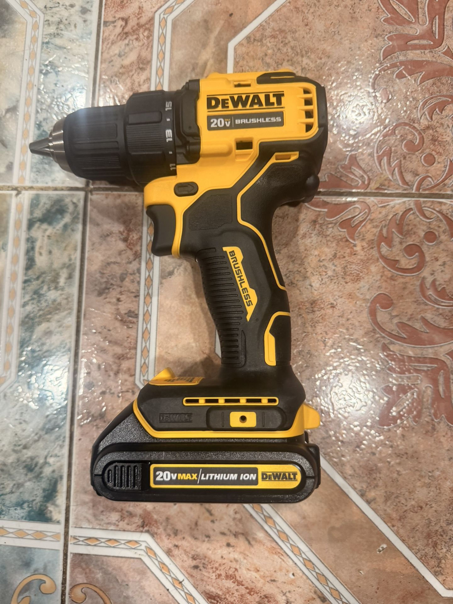 Dewalt Atomic Drill With Battery