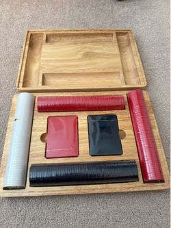 New Vintage Marlboro Poker Set in wood case