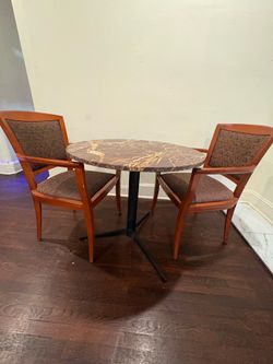 Need gone before moving, Dining room table with chairs included