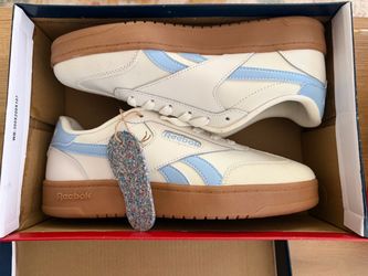 Women’s Reebok sneakers