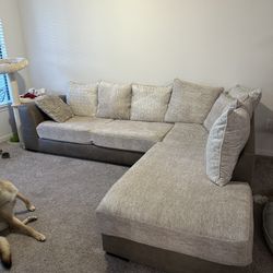 Crème Demure Sectional