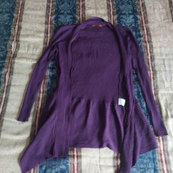 Belldini Size Medium purple knit top