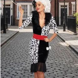 Cruella de Vil Costume – Complete Set, Great Condition!