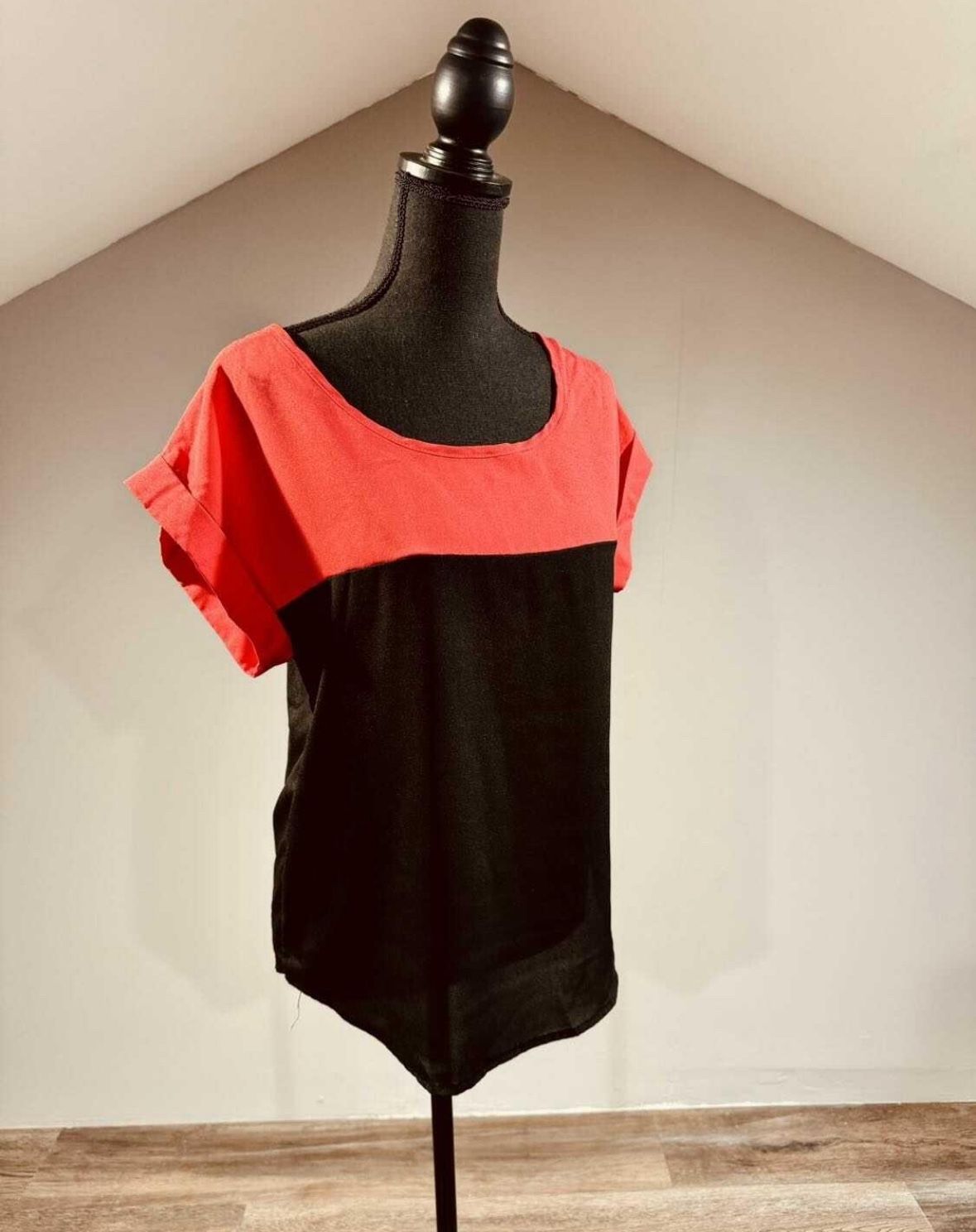 Medium Red & Black Short Sleeve Blouse