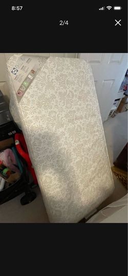 Free! Baby crib kids furnitures.
