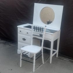Vanity Desk Set/ Mirror/ Chair 