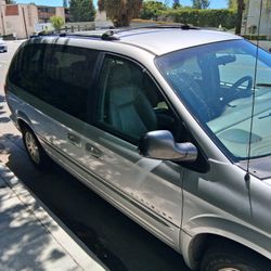 2001 Chrysler Town & Country