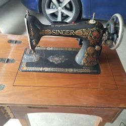 1918 Singer Sewing Machine