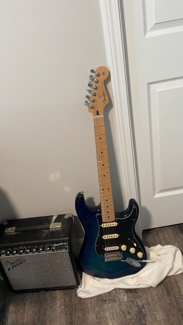 Fender Strat Tiger Blue