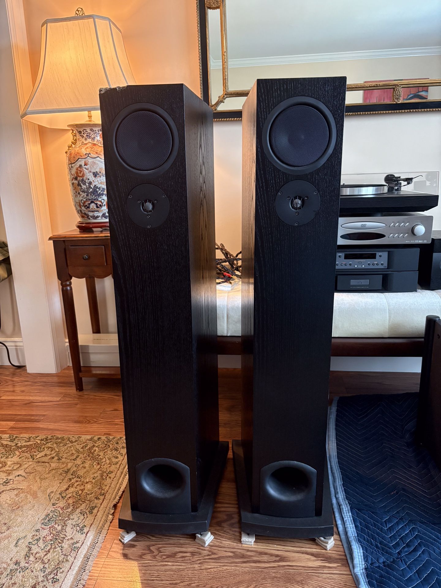 2 Linn AV 5140 Full Range Floor Standing Speakers.