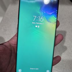 Samsung Galaxy S10 Plus Unlocked for ALL Carriers
