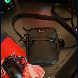 Leather Supreme Shoulder Bag 