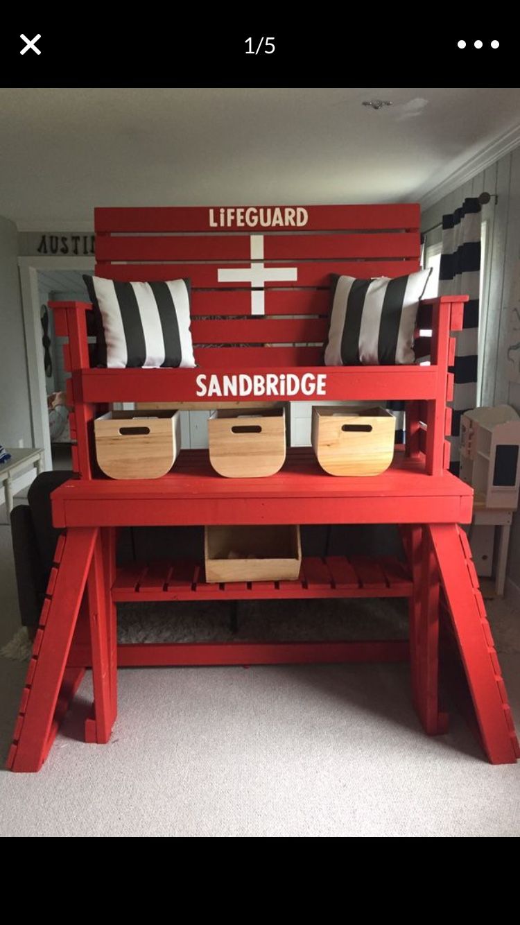 Lifeguard chair