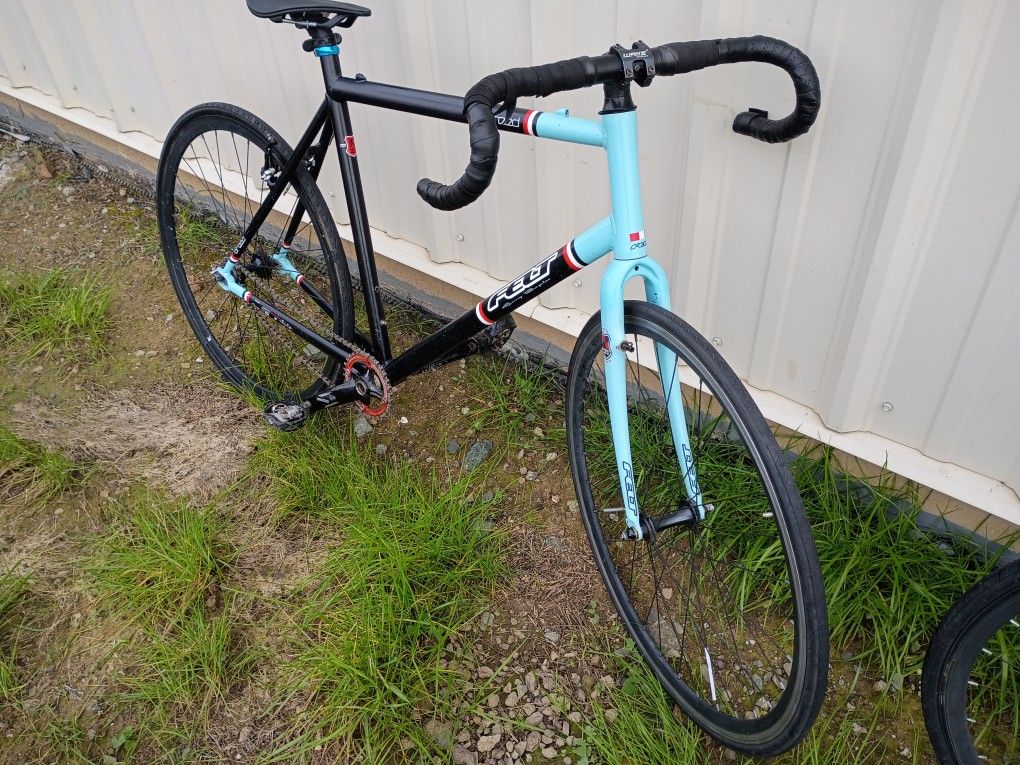 Felt Breed Fixie Road Bike 700c Wheels. $200