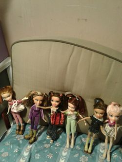 Bratz y munecos